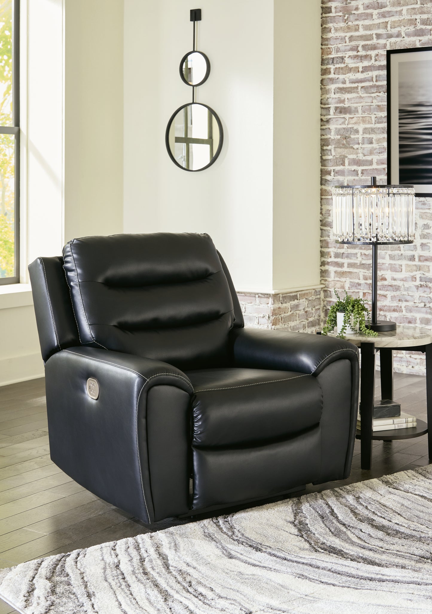 Myers Furniture Outlet - Ashley Furniture - Warlin Living Room - PWR Recliner/ADJ Headrest / Black - 6110513