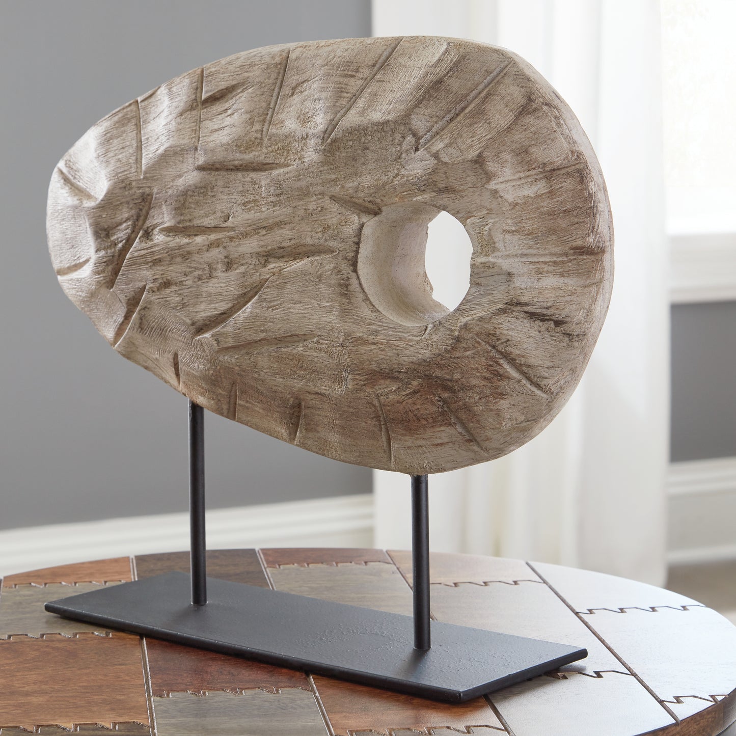 Myers Furniture Outlet - Ashley Furniture - Dashburn Sculpture - Sculpture / Antique White/Black - A2000561