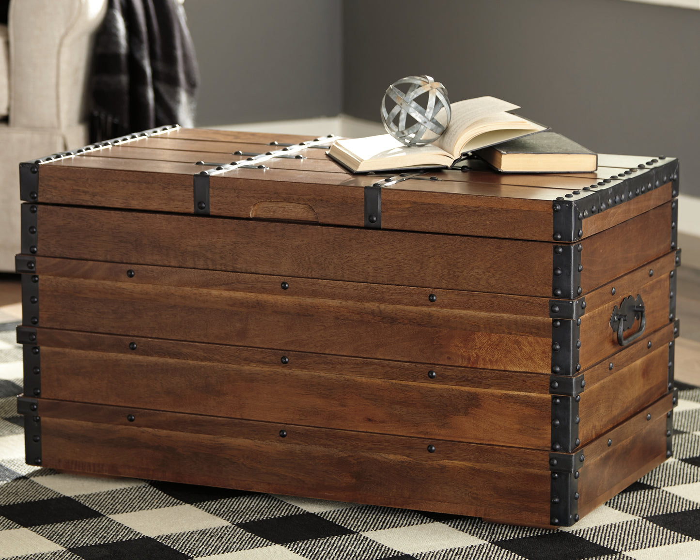 Myers Furniture Outlet - Ashley Furniture - Kettleby Storage Trunk - Storage Trunk / Brown - A4000096