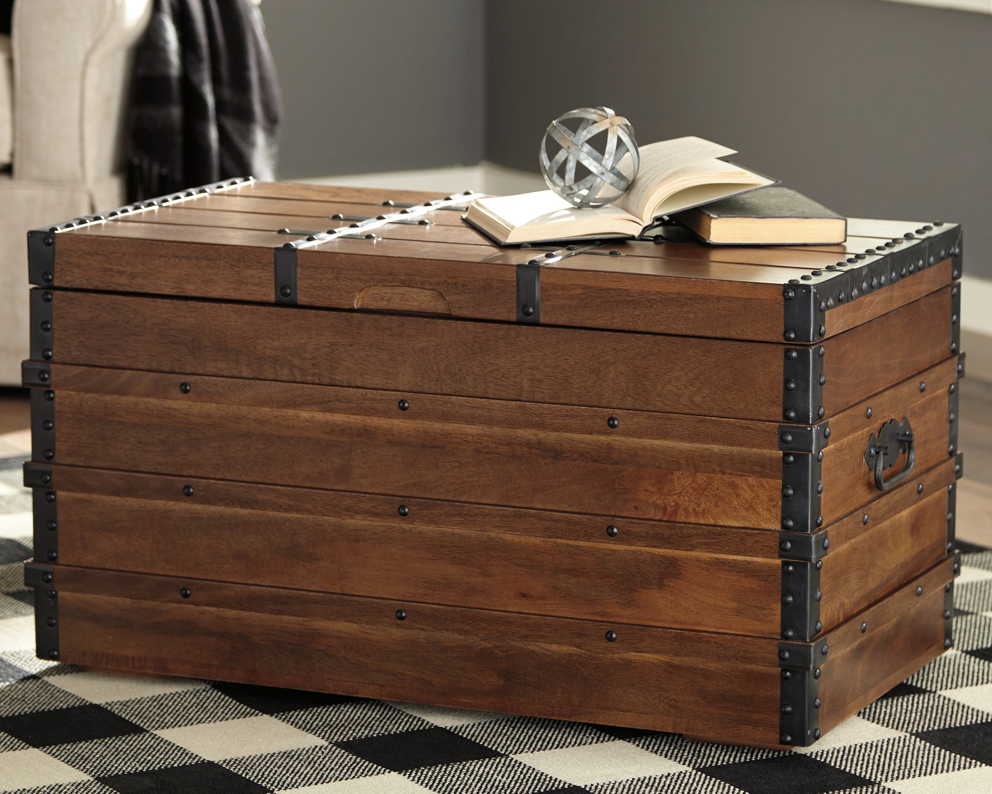 Myers Furniture Outlet - Ashley Furniture - Kettleby Storage Trunk - Storage Trunk / Brown - A4000096