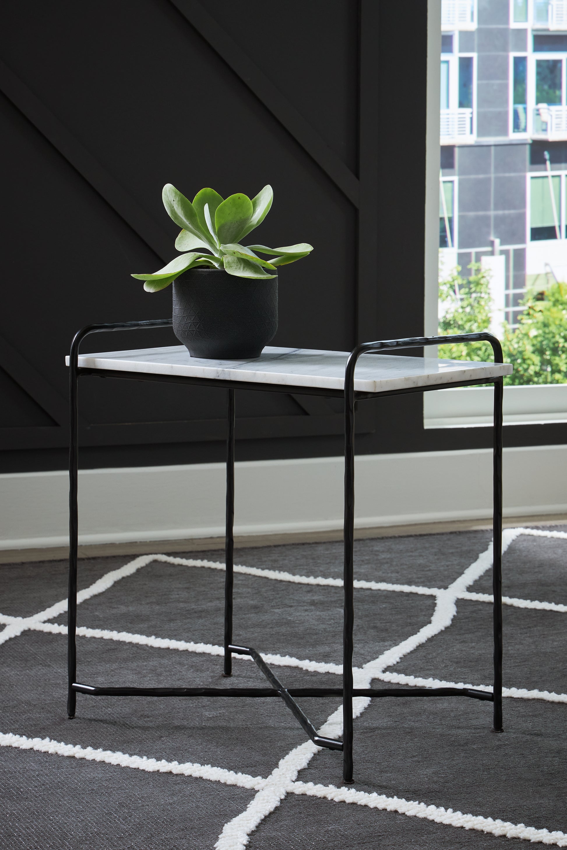 Myers Furniture Outlet - Ashley Furniture - Ashber Accent Table - Accent Table / White/Black - A4000609