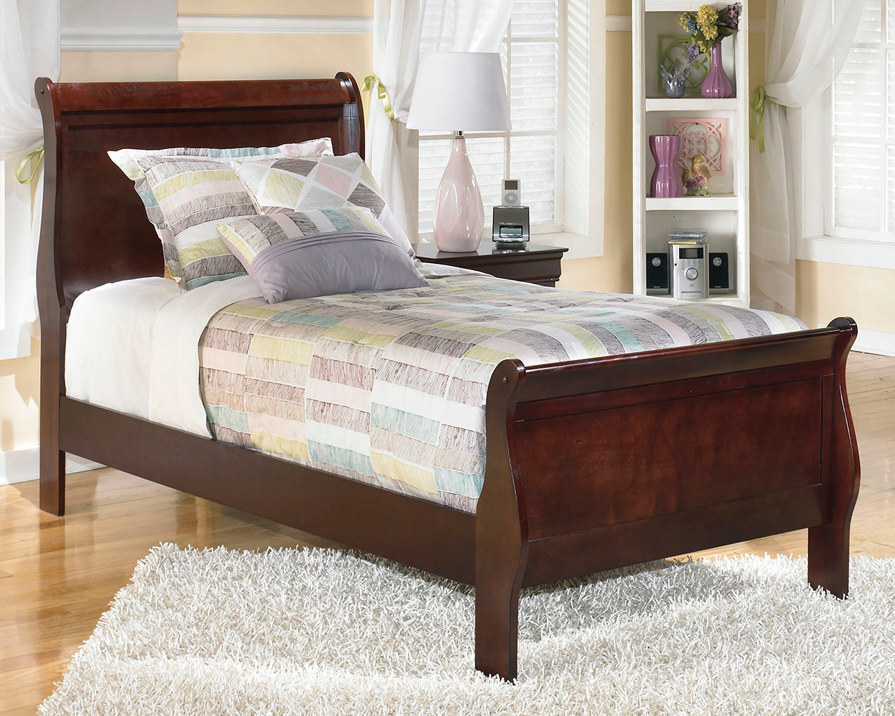 Myers Furniture Outlet - Ashley Furniture - Alisdair Bedroom - Twin Sleigh Bed / Reddish Brown - B376B5