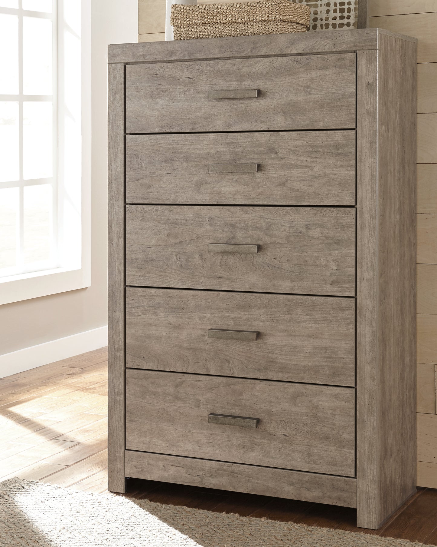 Myers Furniture Outlet - Ashley Furniture - Culverbach Bedroom - Five Drawer Chest / Gray - B070-46