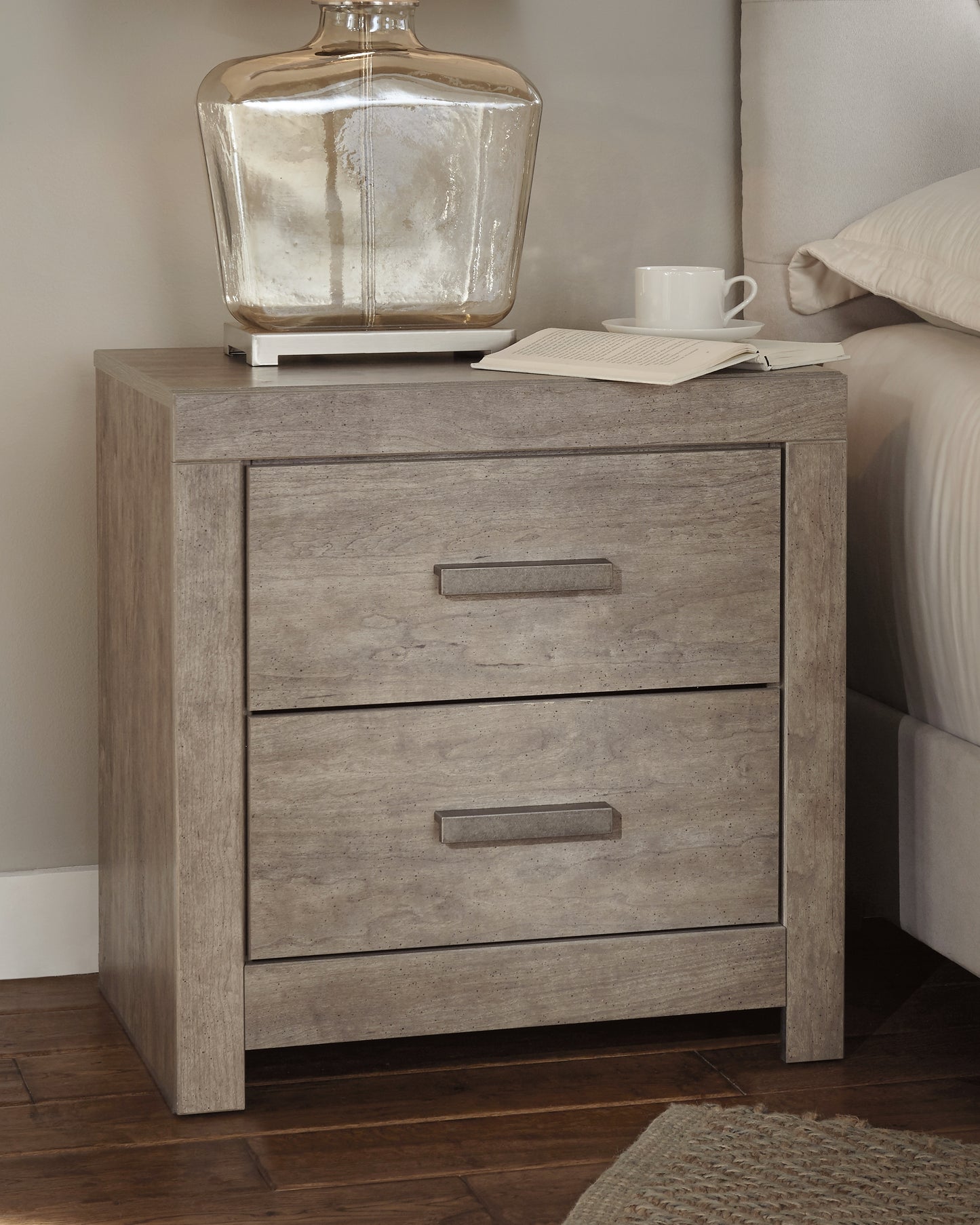 Myers Furniture Outlet - Ashley Furniture - Culverbach Bedroom - Queen Panel Bed / Gray - B070B8