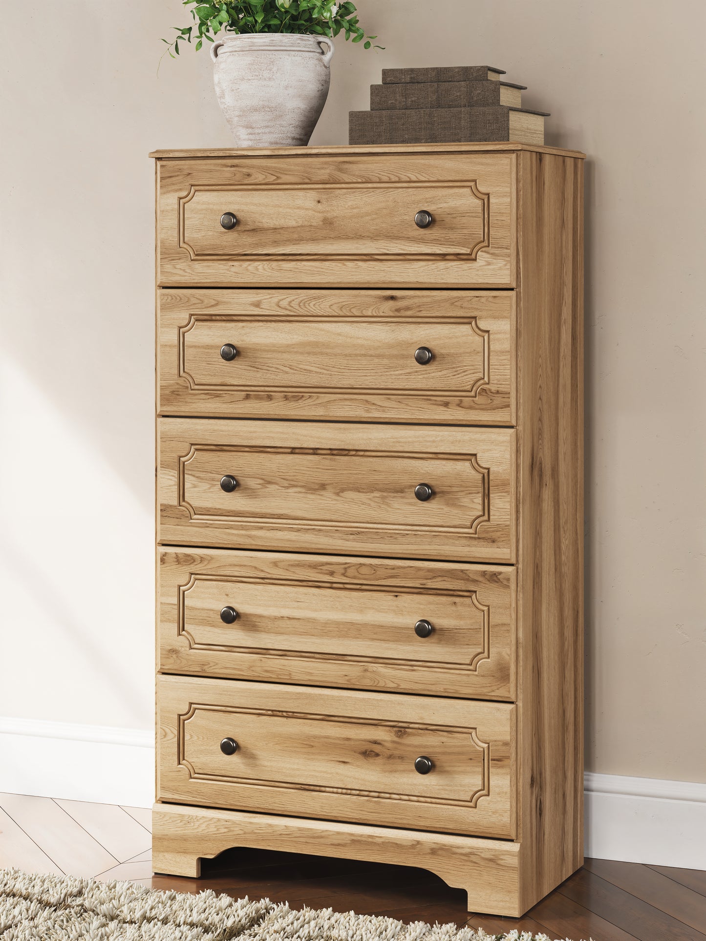 Myers Furniture Outlet - Ashley Furniture - Aleaport Bedroom - Five Drawer Chest / Warm Brown - PCB1075-46