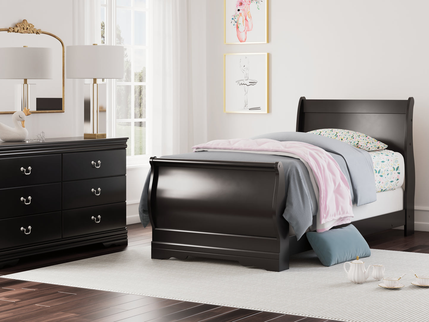 Myers Furniture Outlet - Ashley Furniture - Huey Vineyard Bedroom - Twin Sleigh Bed / Black - B128B5