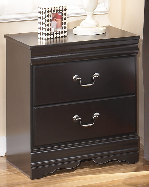 Myers Furniture Outlet - Ashley Furniture - Huey Vineyard Bedroom - Two Drawer Night Stand / Black - B128-92