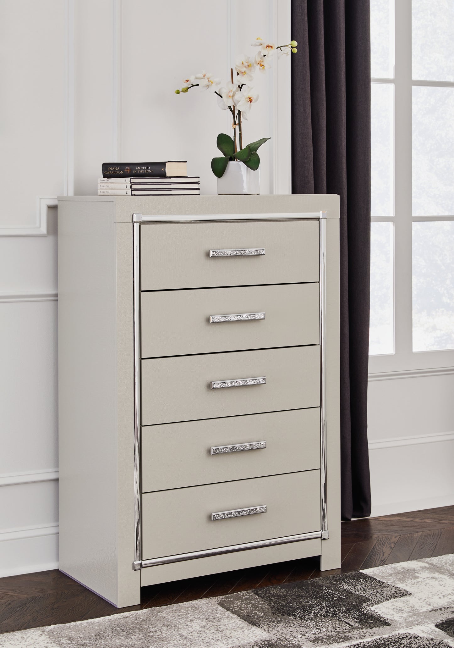 Myers Furniture Outlet - Ashley Furniture - Zyniden Bedroom - Five Drawer Chest / Silver - B2114-46