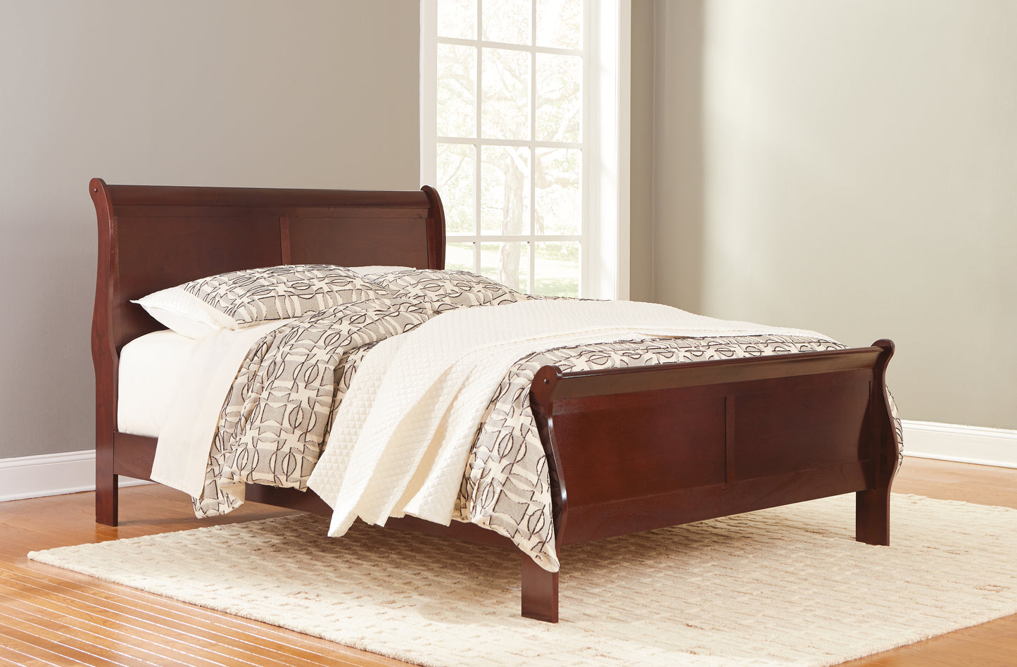 Myers Furniture Outlet - Ashley Furniture - Alisdair Bedroom - Queen Sleigh Bed / Reddish Brown - B376B2