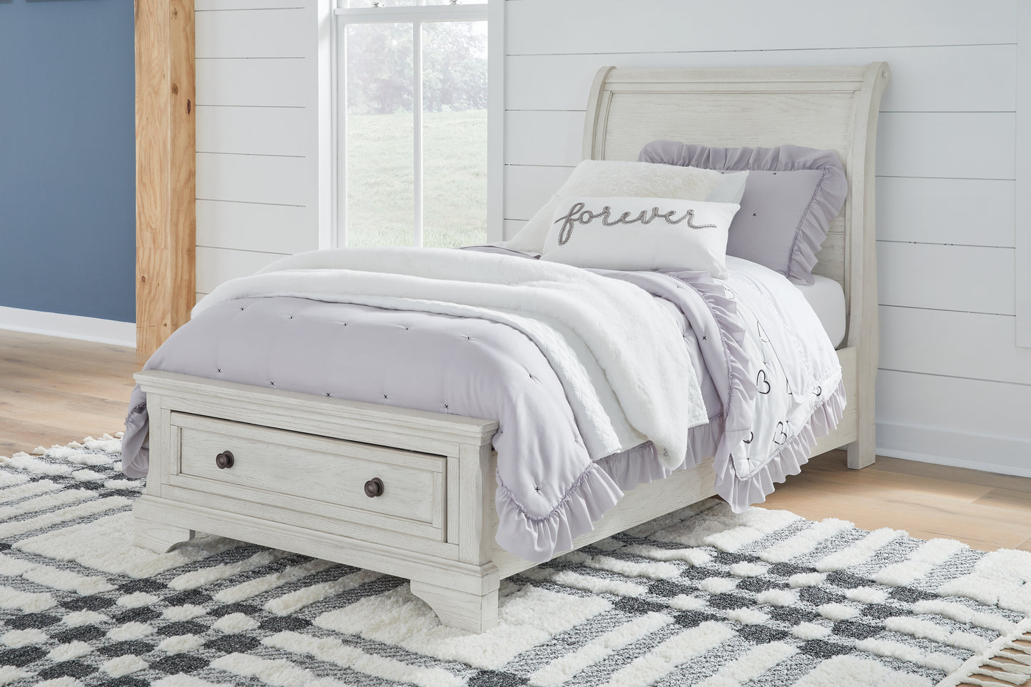 Myers Furniture Outlet - Ashley Furniture - Robbinsdale Bedroom - Twin Sleigh Storage Bed / Antique White - B742B12
