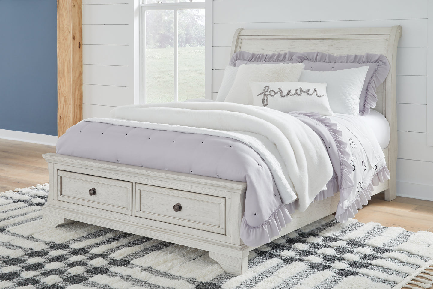 Myers Furniture Outlet - Ashley Furniture - Robbinsdale Bedroom - Full Sleigh Storage Bed / Antique White - B742B13