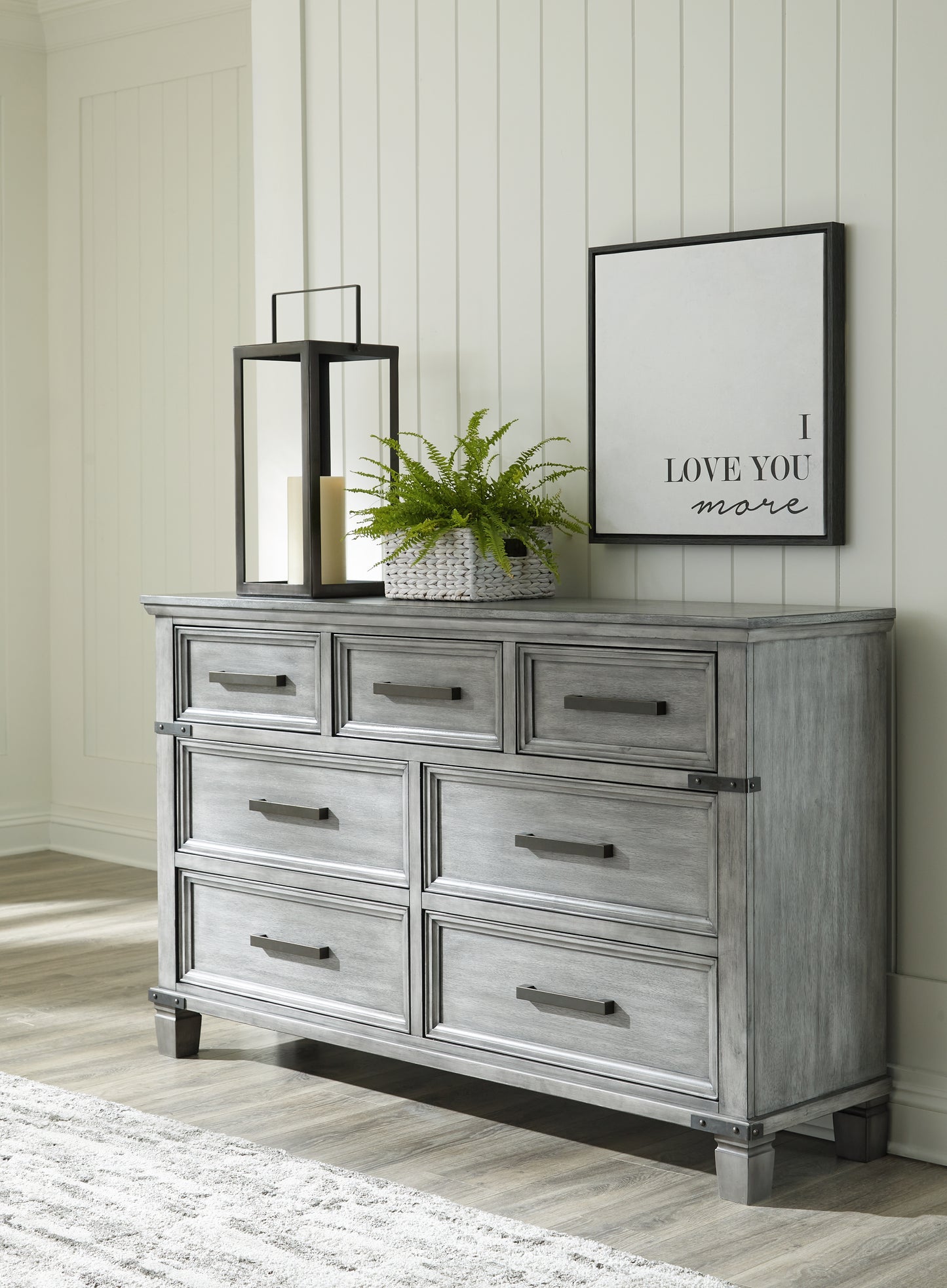 Myers Furniture Outlet - Ashley Furniture - Russelyn Bedroom - Dresser / Gray - B772-31