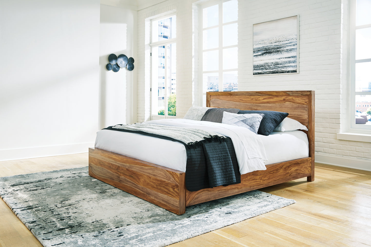Myers Furniture Outlet - Ashley Furniture - Dressonni Bedroom - Queen Panel Bed / Brown - B790B2
