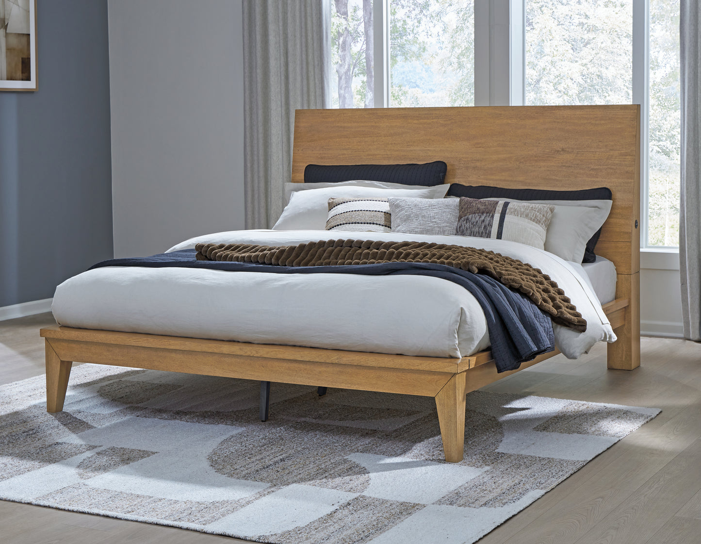Myers Furniture Outlet - Ashley Furniture - Sherbana Bedroom - King Panel Bed / Light Brown - B833B4