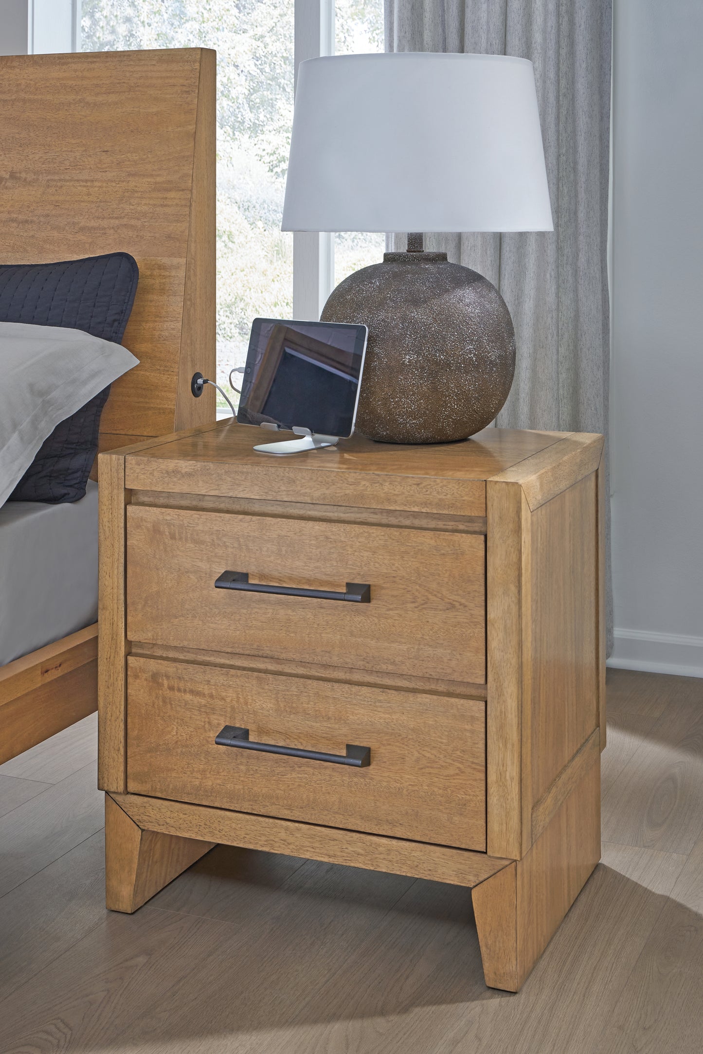 Myers Furniture Outlet - Ashley Furniture - Sherbana Bedroom - California King Panel Bed / Light Brown - B833B5