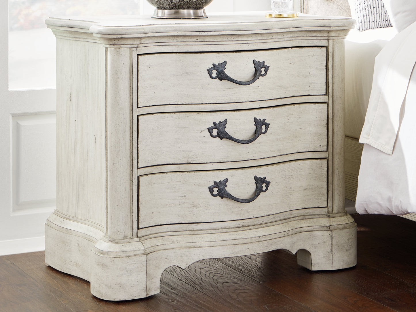 Myers Furniture Outlet - Ashley Furniture - Arlendyne Bedroom - Three Drawer Night Stand / Antique White - B980-93