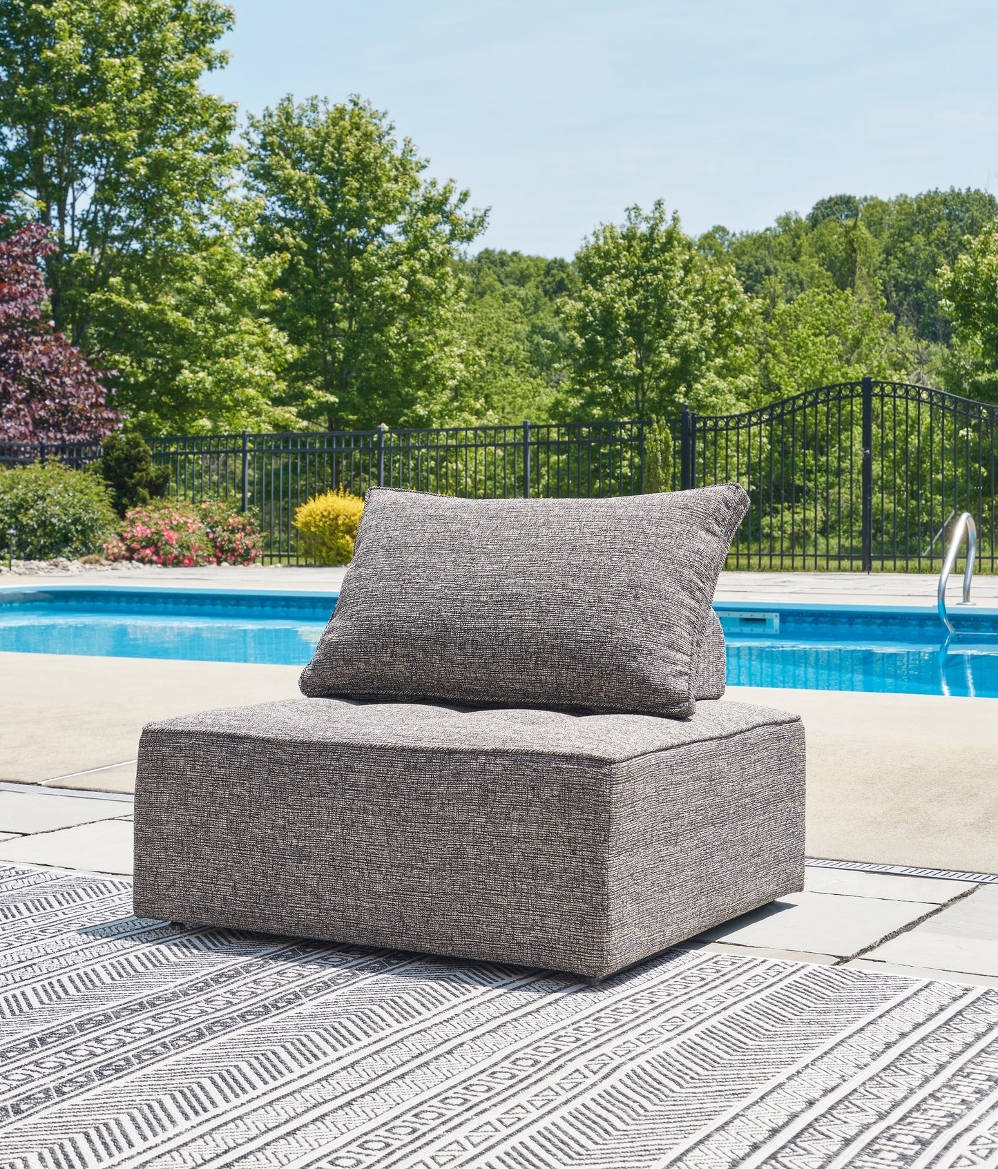 Myers Furniture Outlet - Ashley Furniture - Bree Zee Outdoor - 8-Piece Outdoor Modular Seating / Brown - P160P12