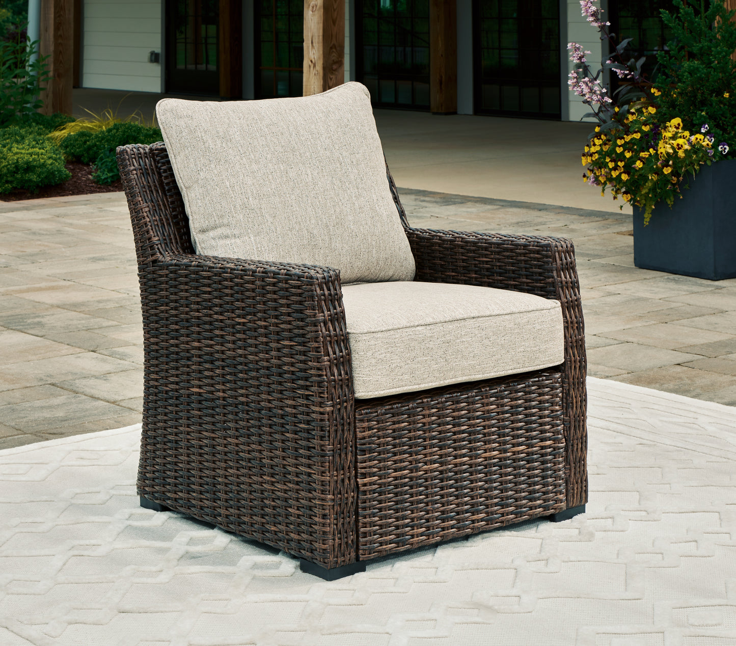 Myers Furniture Outlet - Ashley Furniture - Brook Ranch Outdoor - Lounge Chair w/Cushion (1/CN) / Brown - P465-820