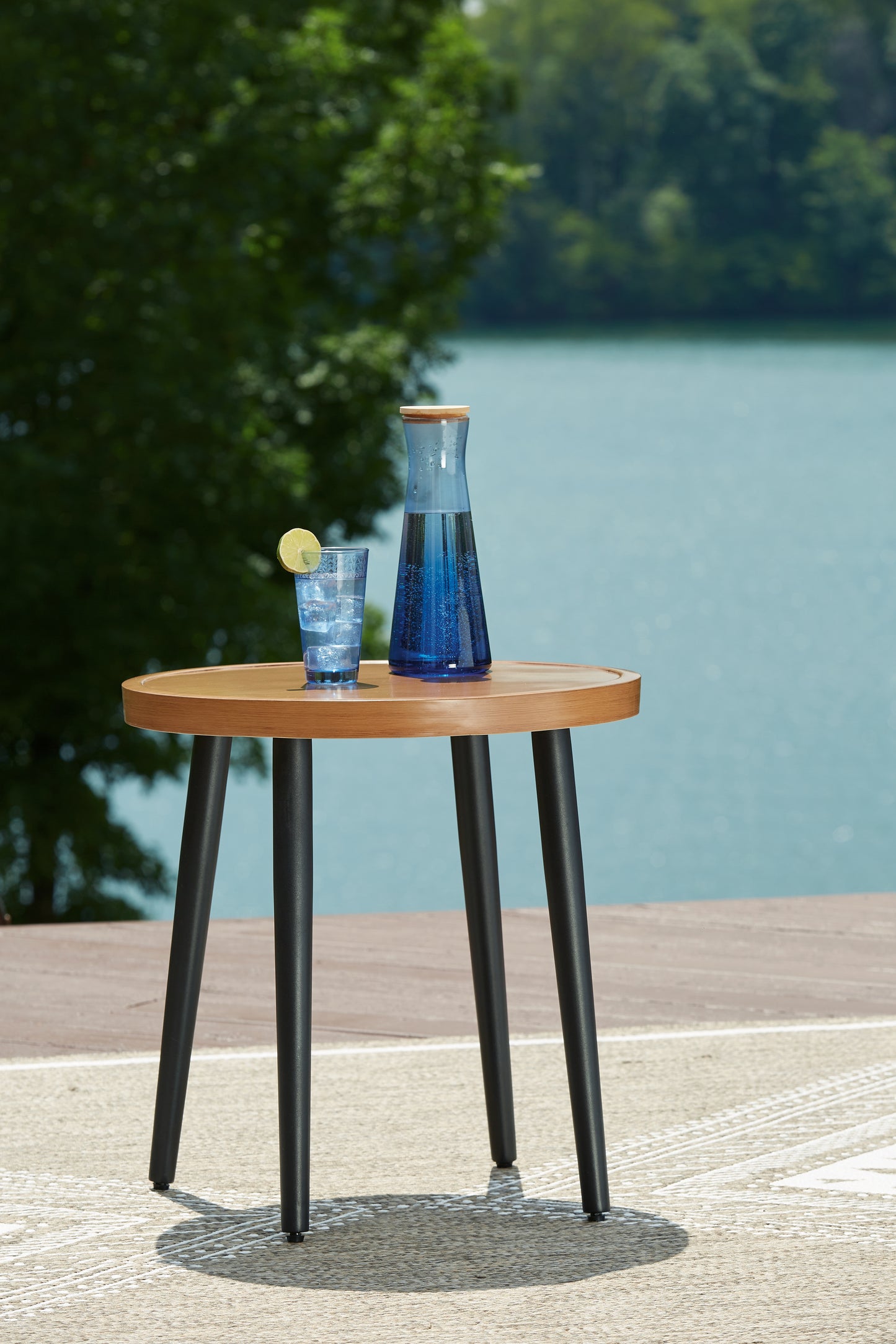 Myers Furniture Outlet - Ashley Furniture - Horizon Hall Outdoor - Round End Table / Two-tone Brown - P572-706