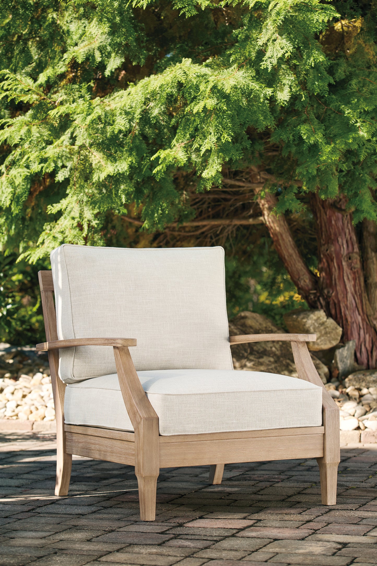 Myers Furniture Outlet - Ashley Furniture - Carter Hall Outdoor - Lounge Chair w/Cushion (1/CN) / Beige - P601-820