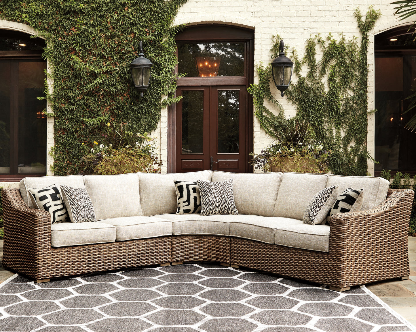 Myers Furniture Outlet - Ashley Furniture - Beachcroft Outdoor - 3-Piece Outdoor Seating Set / Beige - P791P6