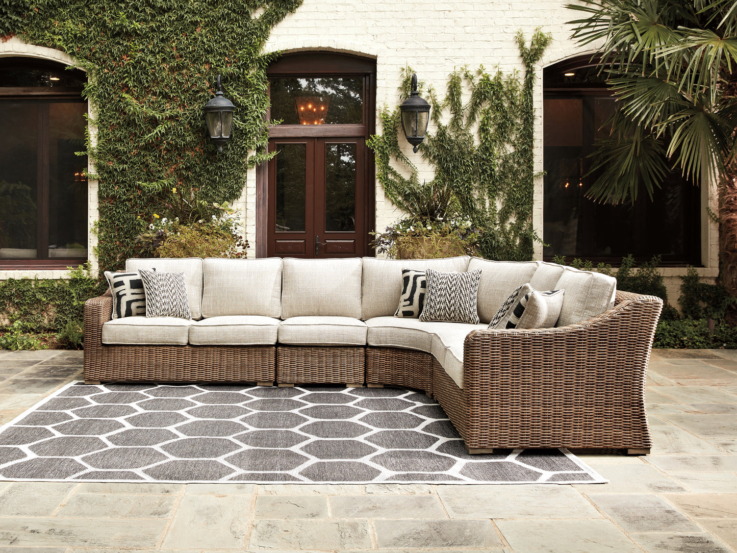 Myers Furniture Outlet - Ashley Furniture - Beachcroft Outdoor - 4-Piece Outdoor Seating Set / Beige - P791P7