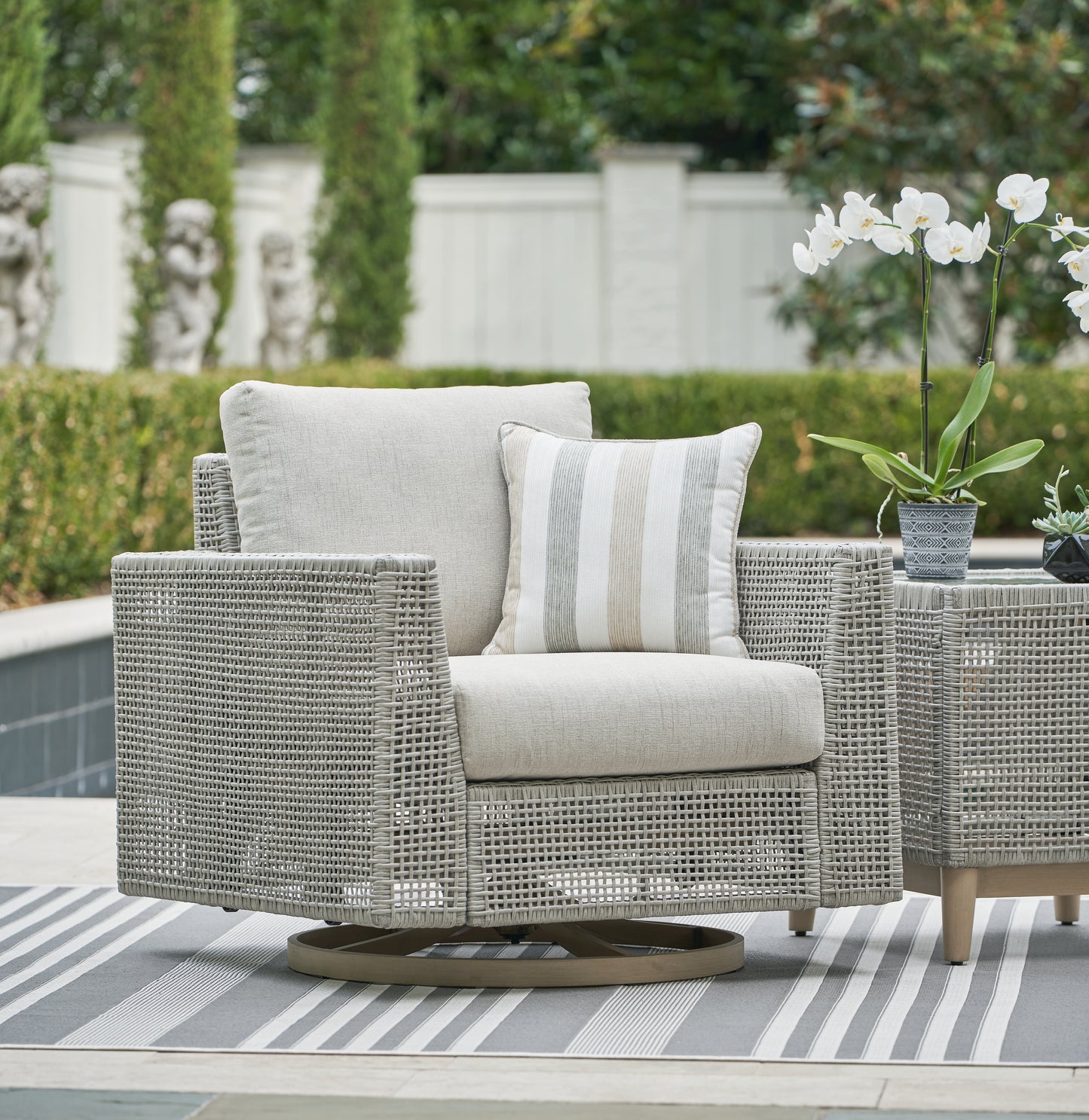 Myers Furniture Outlet - Ashley Furniture - Seton Creek Outdoor - Swivel Lounge w/ Cushion / Gray - P798-821