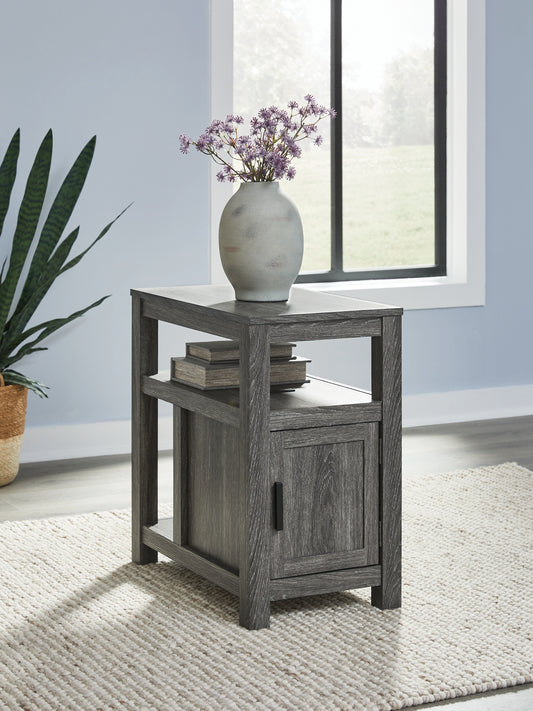 Myers Furniture Outlet - Ashley Furniture - Fendenmore Chairside End Table - Chair Side End Table / Two-tone - T190-317
