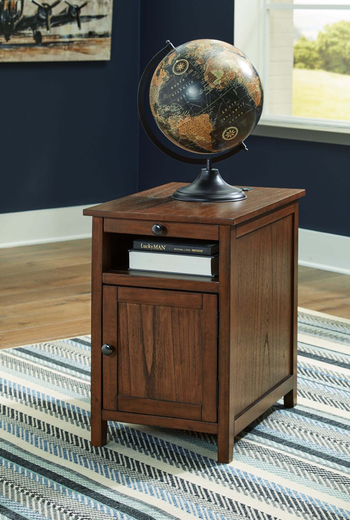 Myers Furniture Outlet - Ashley Furniture - Treytown Chairside End Table - Chair Side End Table / Antique White - T300-517