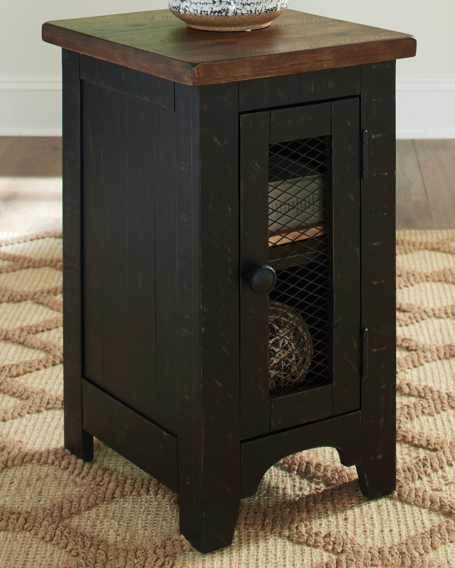 Myers Furniture Outlet - Ashley Furniture - Valebeck Chairside End Table - Chair Side End Table / Black/Brown - T468-7