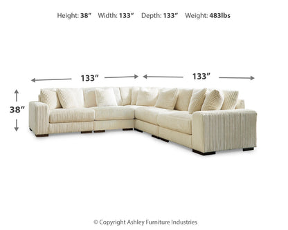 Lindyn Sectional