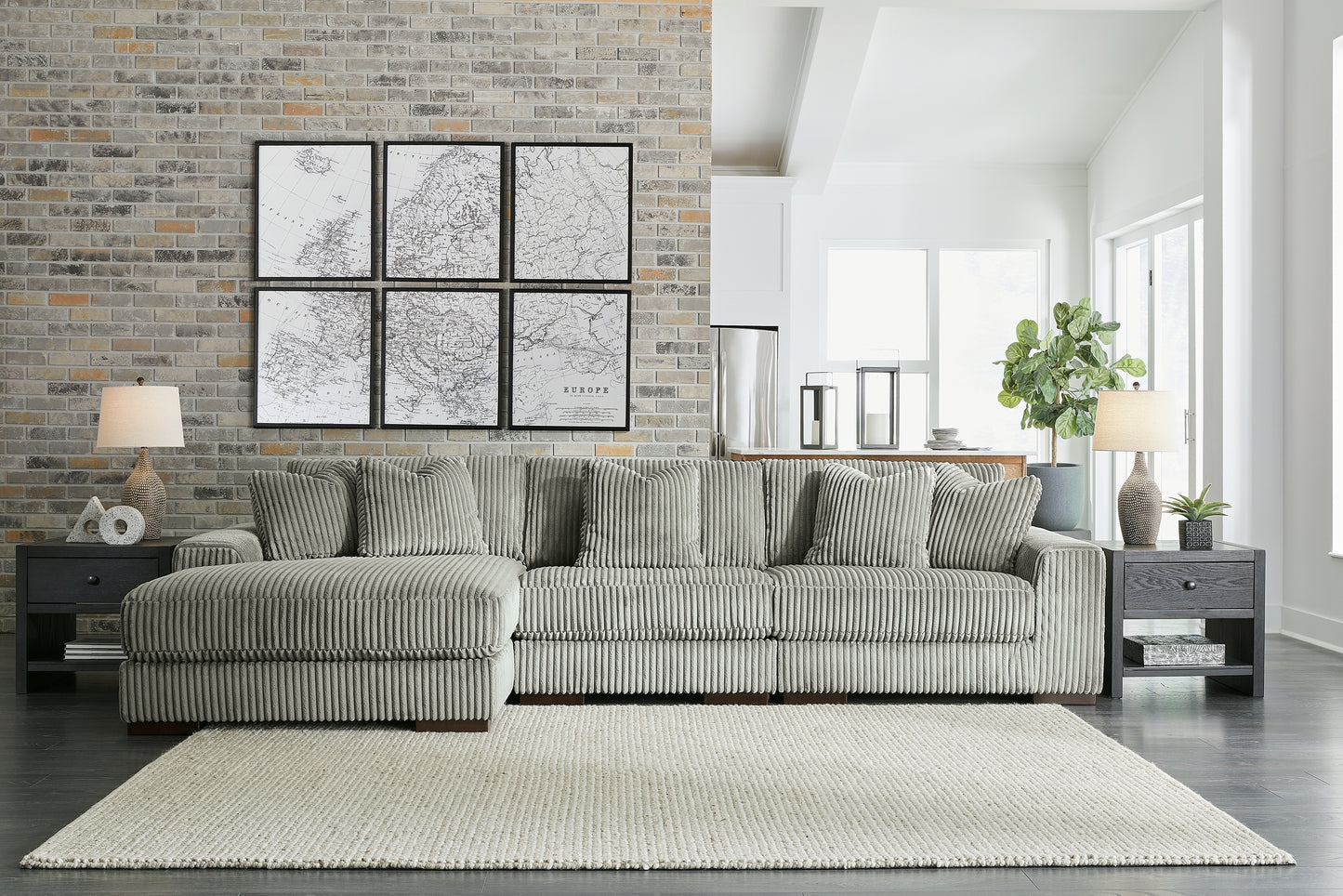 Lindyn Sectional
