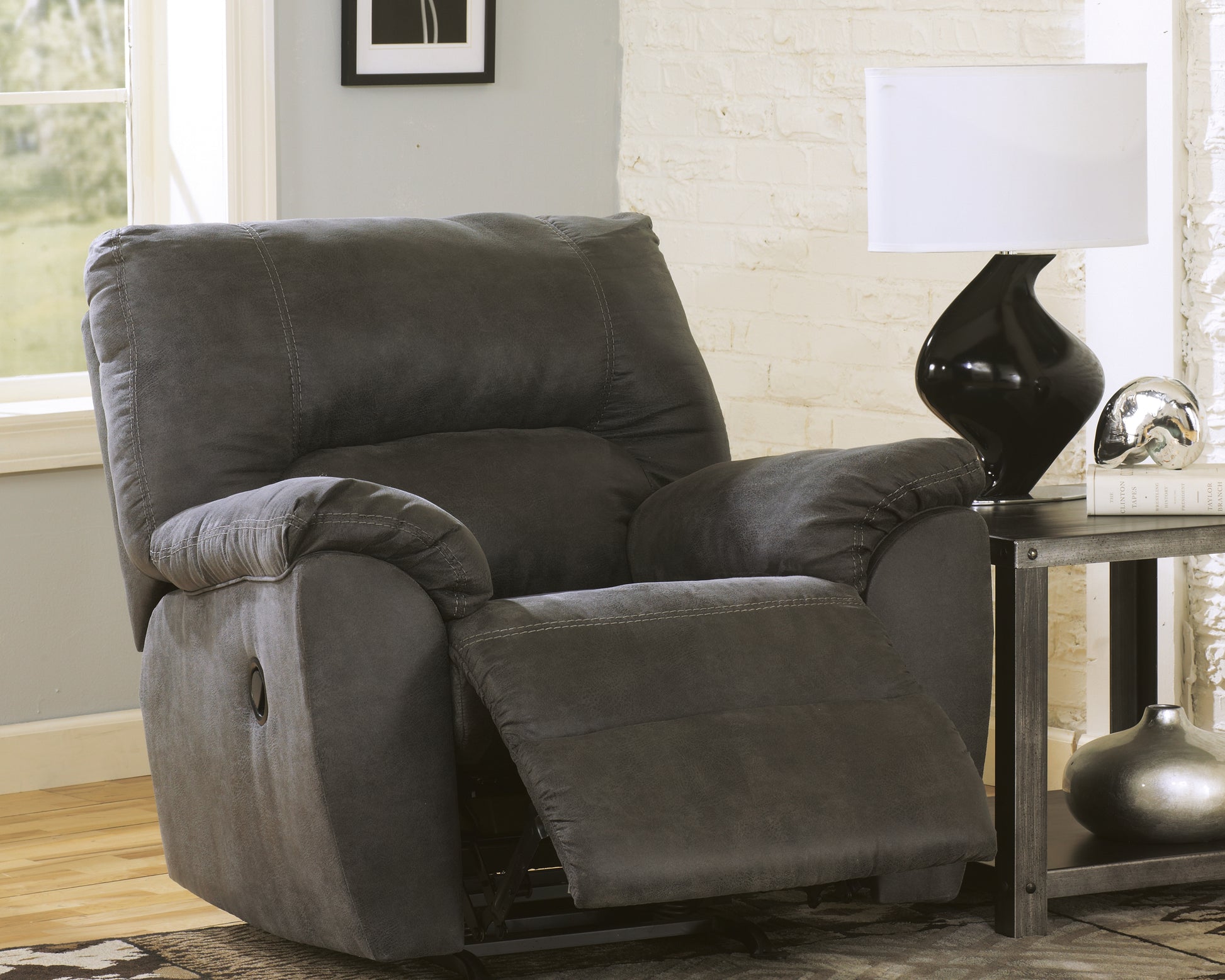 Myers Furniture Outlet - Ashley Furniture - Tambo Living Room - Rocker Recliner / Canyon - 2780225