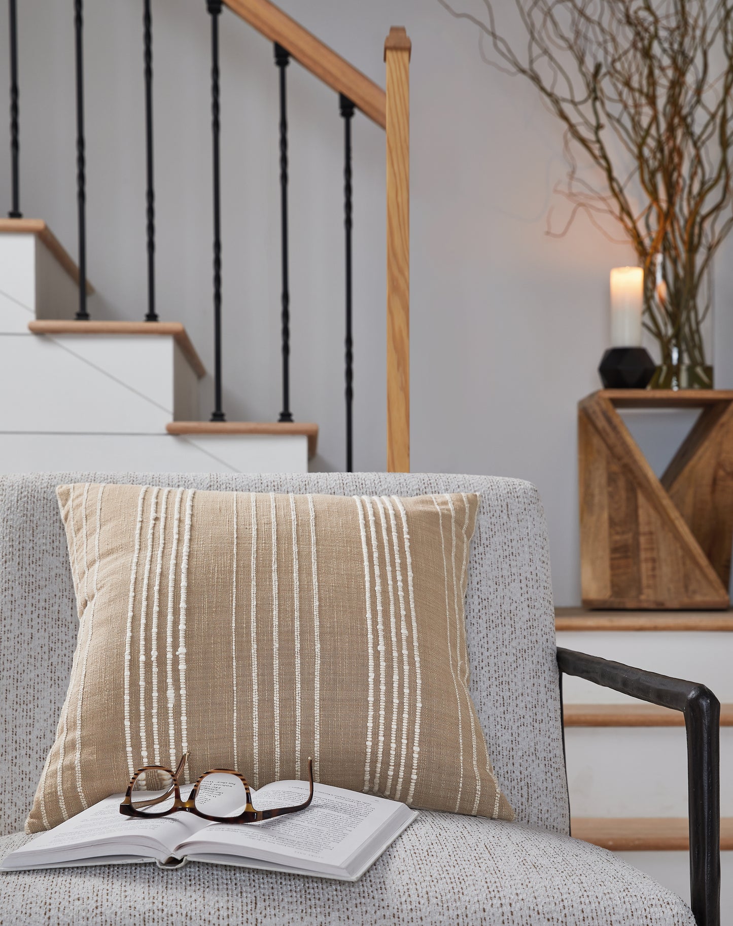 Myers Furniture Outlet - Ashley Furniture - Benbert Pillows - Pillow / Tan/White - A1000958P