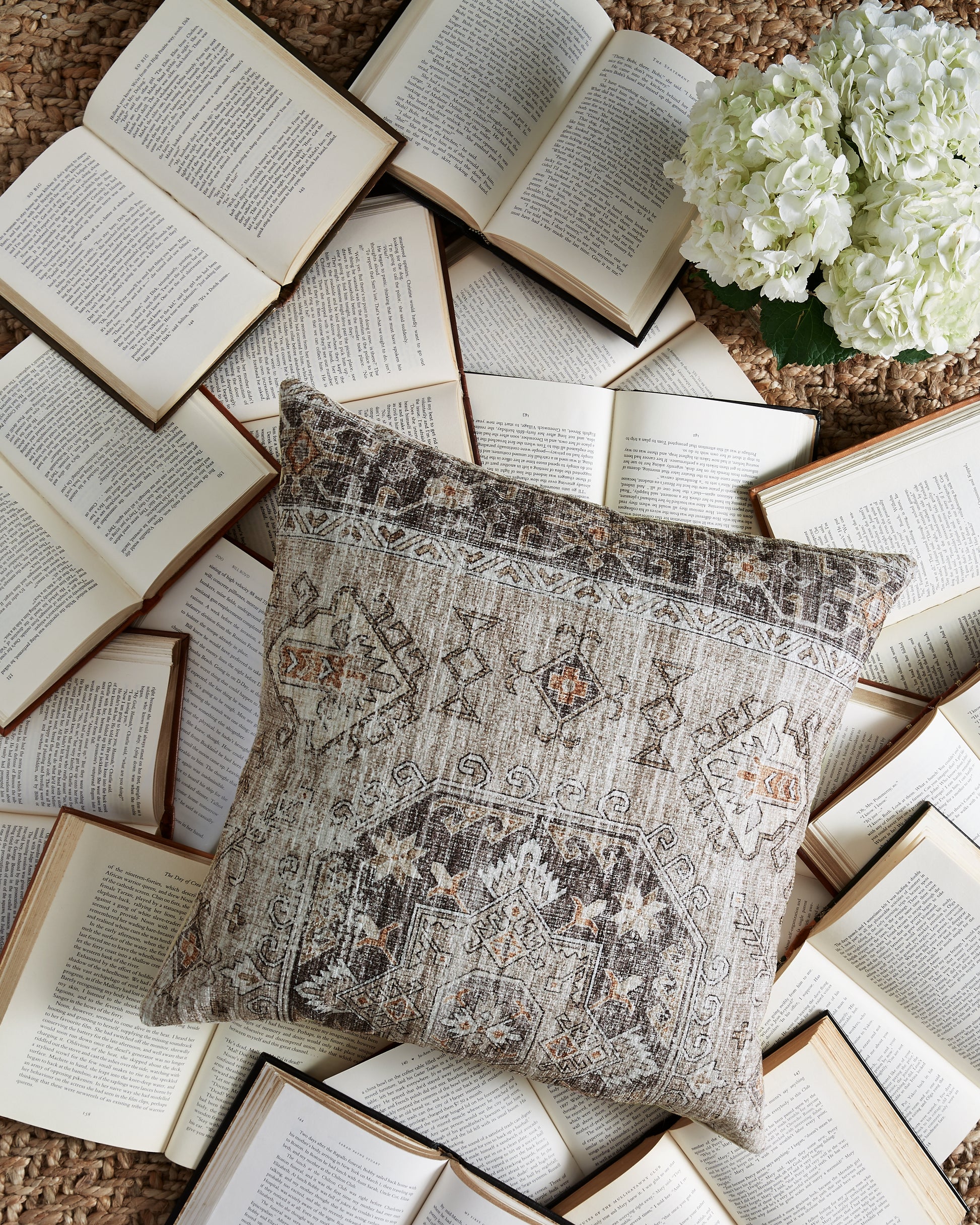 Myers Furniture Outlet - Ashley Furniture - Roseridge Pillows - Pillow (4/CS) / Brown/Black/Cream - A1000972