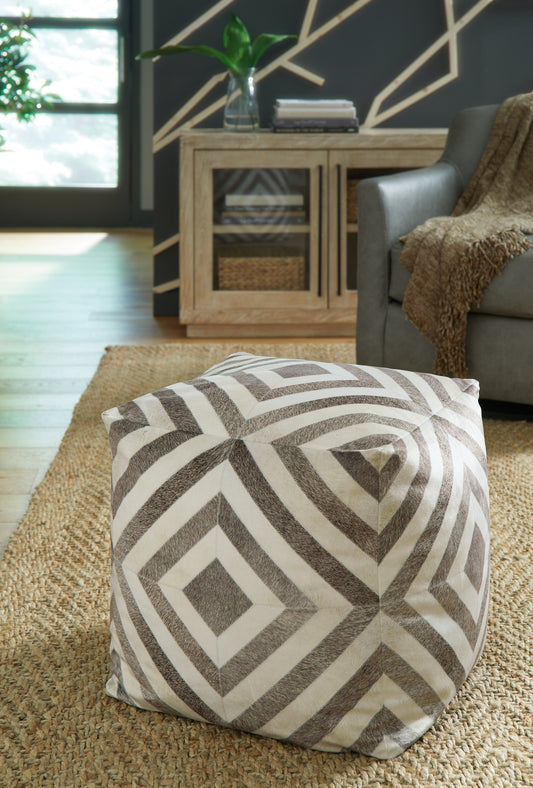 Myers Furniture Outlet - Ashley Furniture - Hartselle Pouf - Pouf / Brown - A1000982