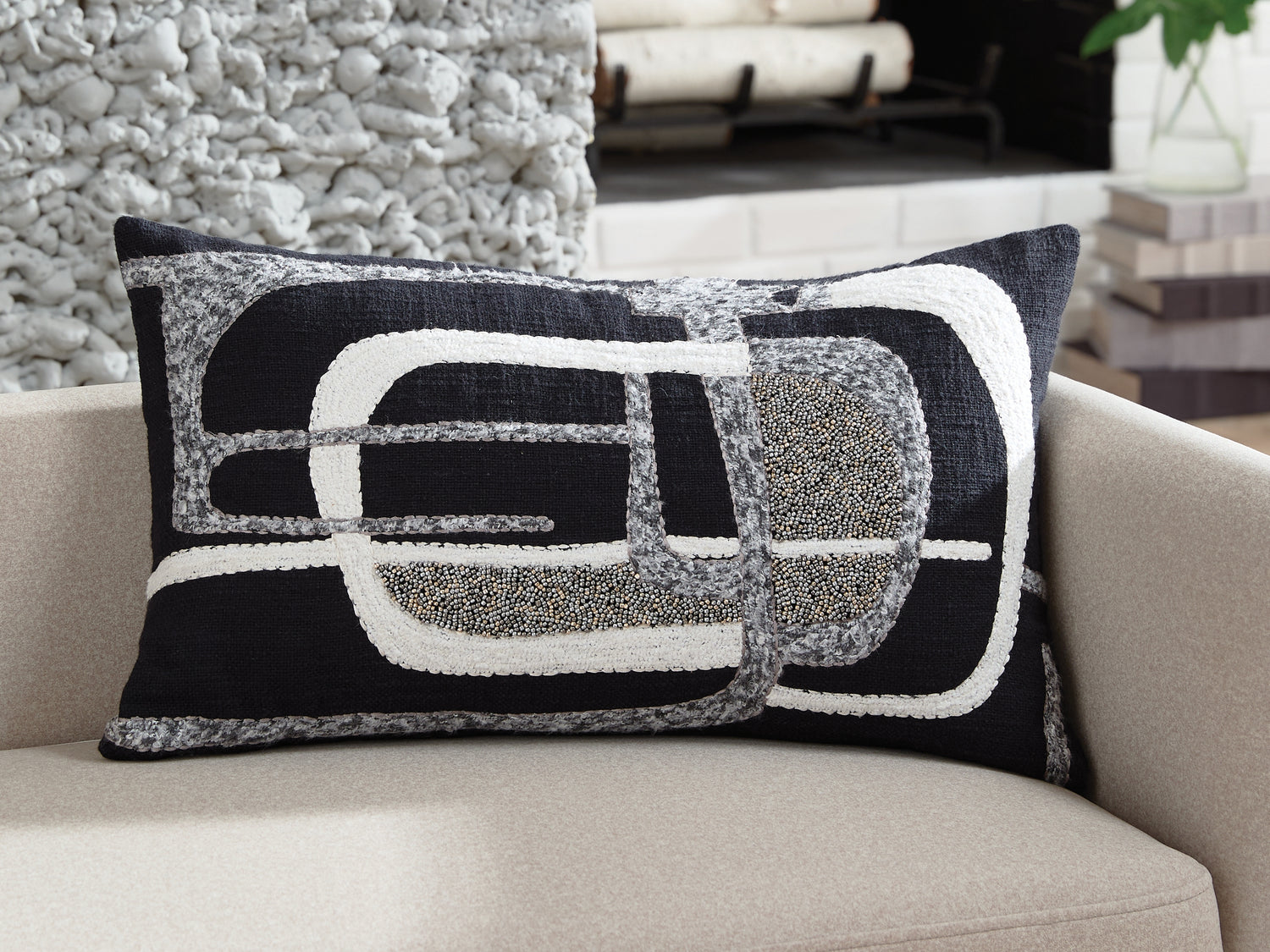 Myers Furniture Outlet - Ashley Furniture - Gavrileigh Pillows - Pillow (4/CS) / Black/Gray/Ivory - A1001113