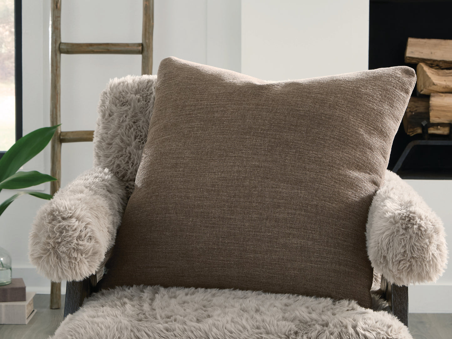 Myers Furniture Outlet - Ashley Furniture - Brockbert Pillows - Pillow (4/CS) / Brown - A1001130