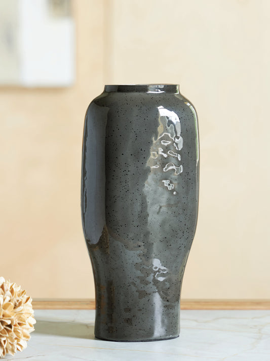 Myers Furniture Outlet - Ashley Furniture - Kierlain Vase - Vase / Gray/Black - A2000808