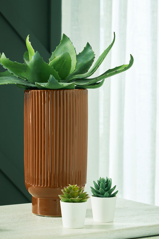 Myers Furniture Outlet - Ashley Furniture - Avalyah Vase - Vase (2/CS) / Burnt Umber - A2900022