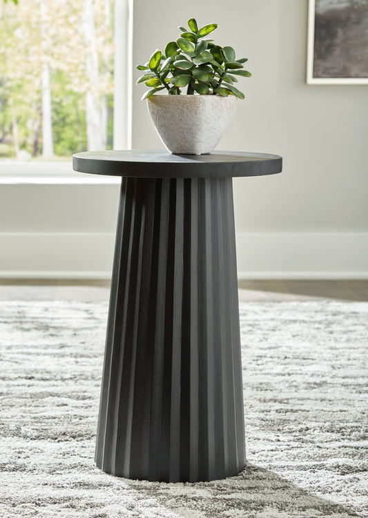 Myers Furniture Outlet - Ashley Furniture - Ceilby Accent Table - Accent Table / Natural - A4000602