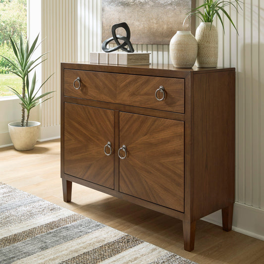 Myers Furniture Outlet - Ashley Furniture - Walsgrove Accent Cabinet - Accent Cabinet - A4000739