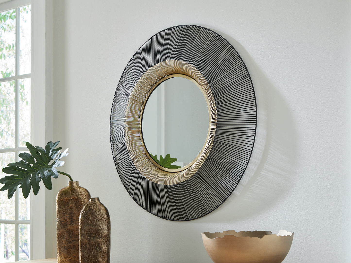 Myers Furniture Outlet - Ashley Furniture - Dallmen Mirror - Accent Mirror / Black/Gold Finish - A8010407