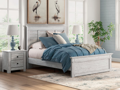 Myers Furniture Outlet - Ashley Furniture - Makidern Bedroom - Queen Panel Bed / Whitewash - PCB1171B2