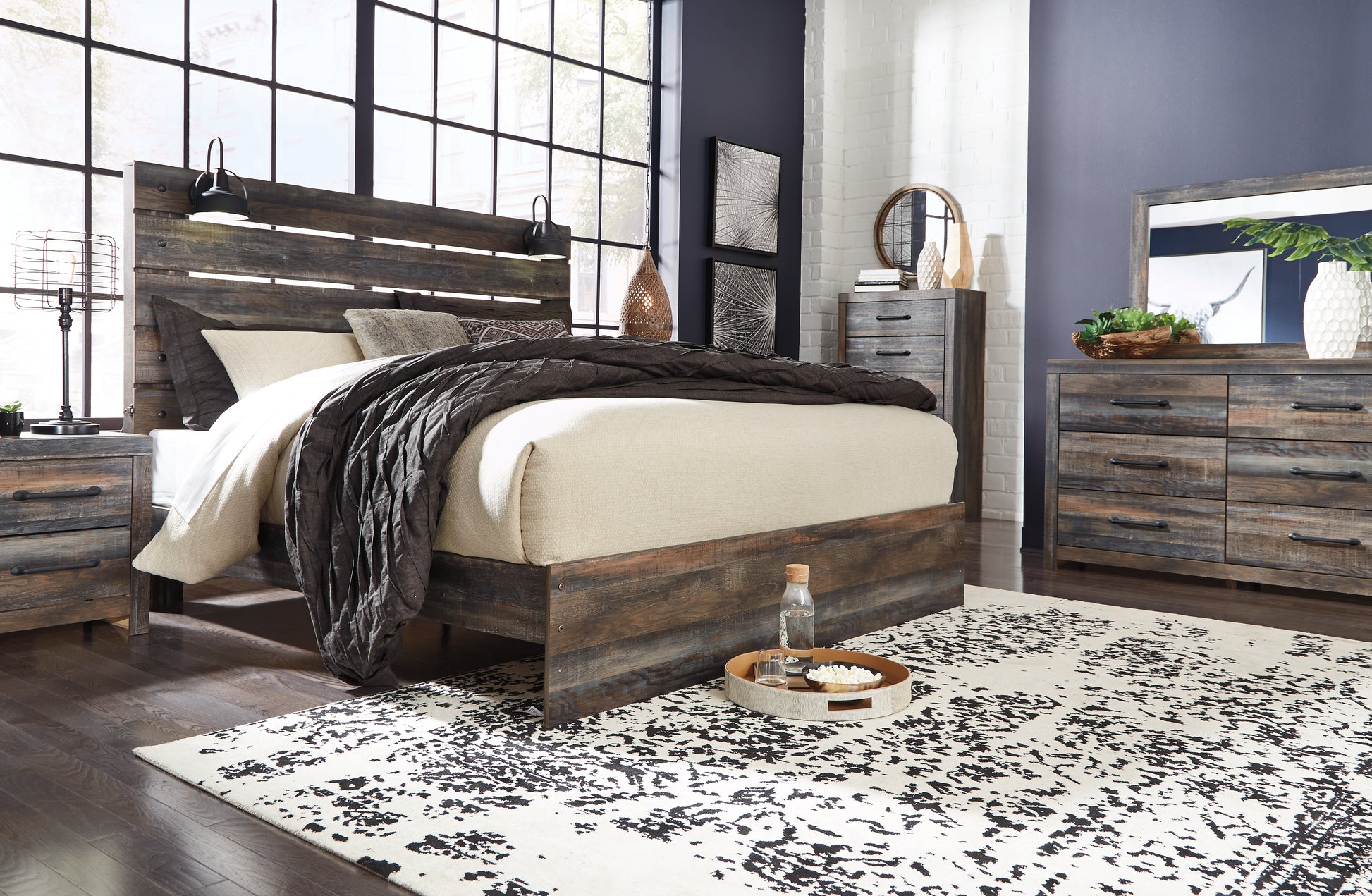 Myers Furniture Outlet - Ashley Furniture - Drystan Bedroom - Six Drawer Dresser / Multi - B211-31