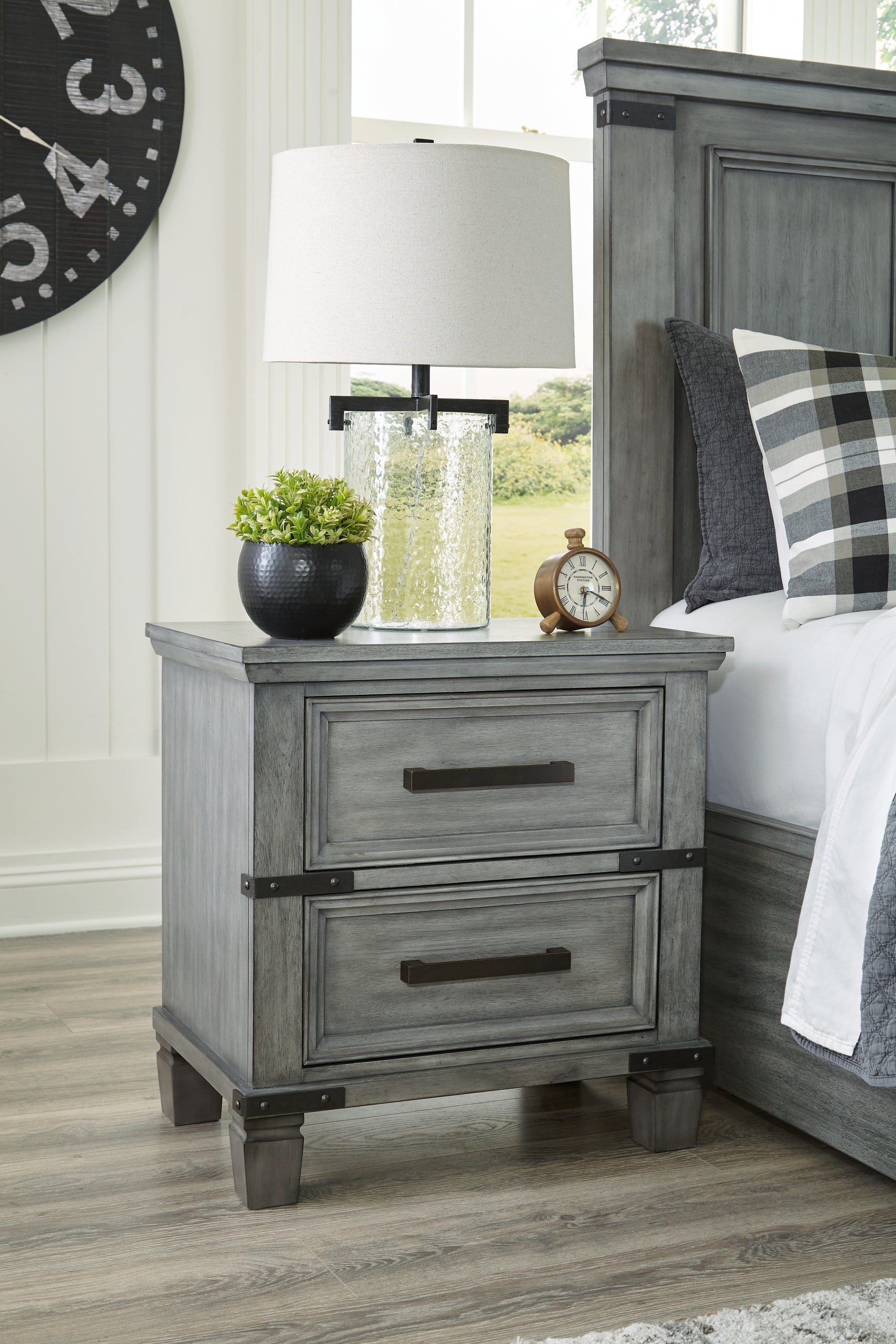 Myers Furniture Outlet - Ashley Furniture - Russelyn Bedroom - Dresser / Gray - B772-31