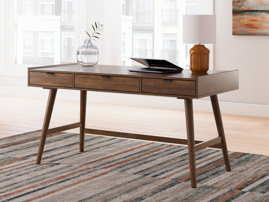 Myers Furniture Outlet - Ashley Furniture - Lyncott Office Desk - Home Office Desk / Brown - H615-44