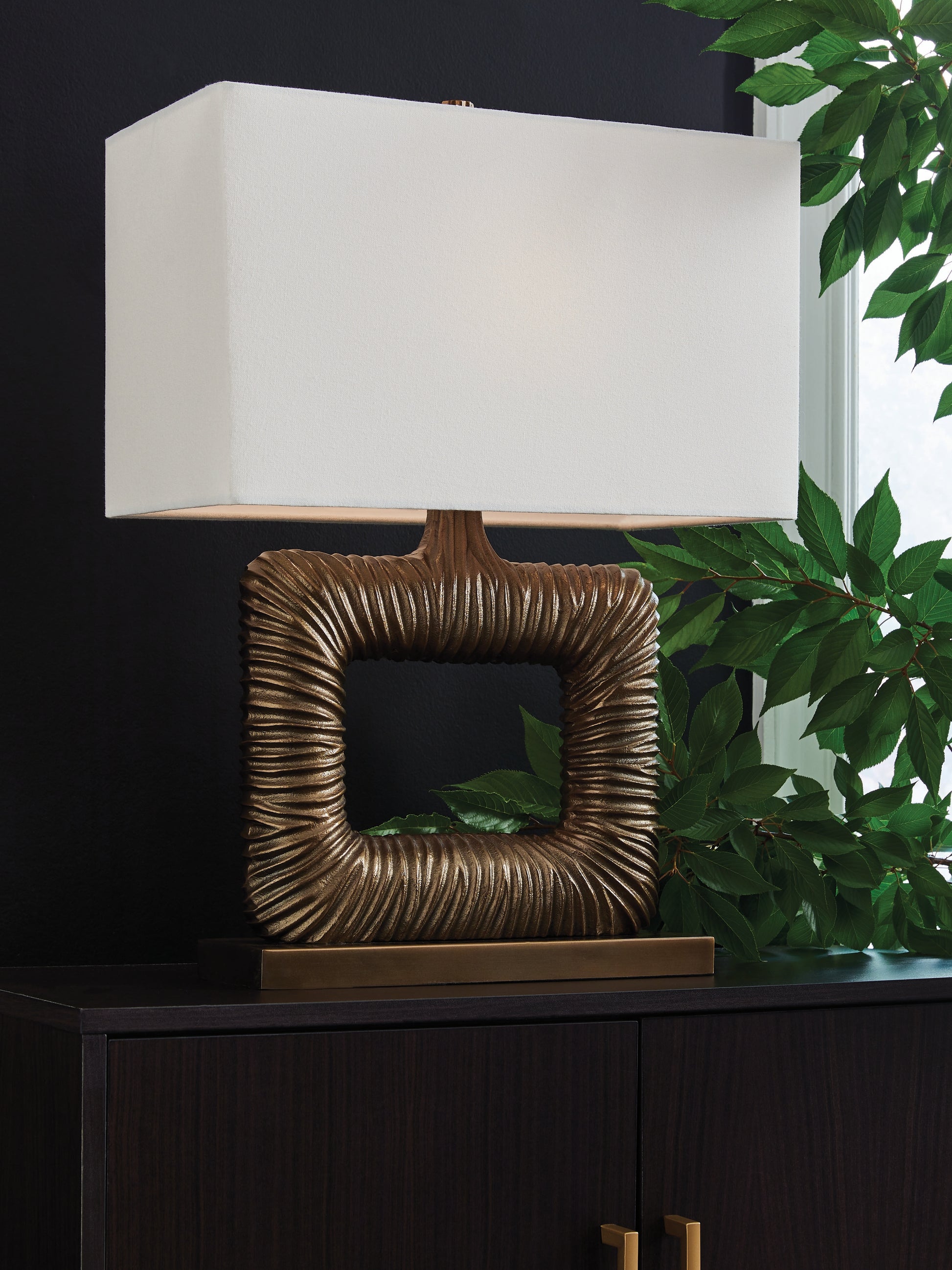 Myers Furniture Outlet - Ashley Furniture - Garronby Lighting - Metal Table Lamp (1/CN) / Antique Brass Finish - L207604