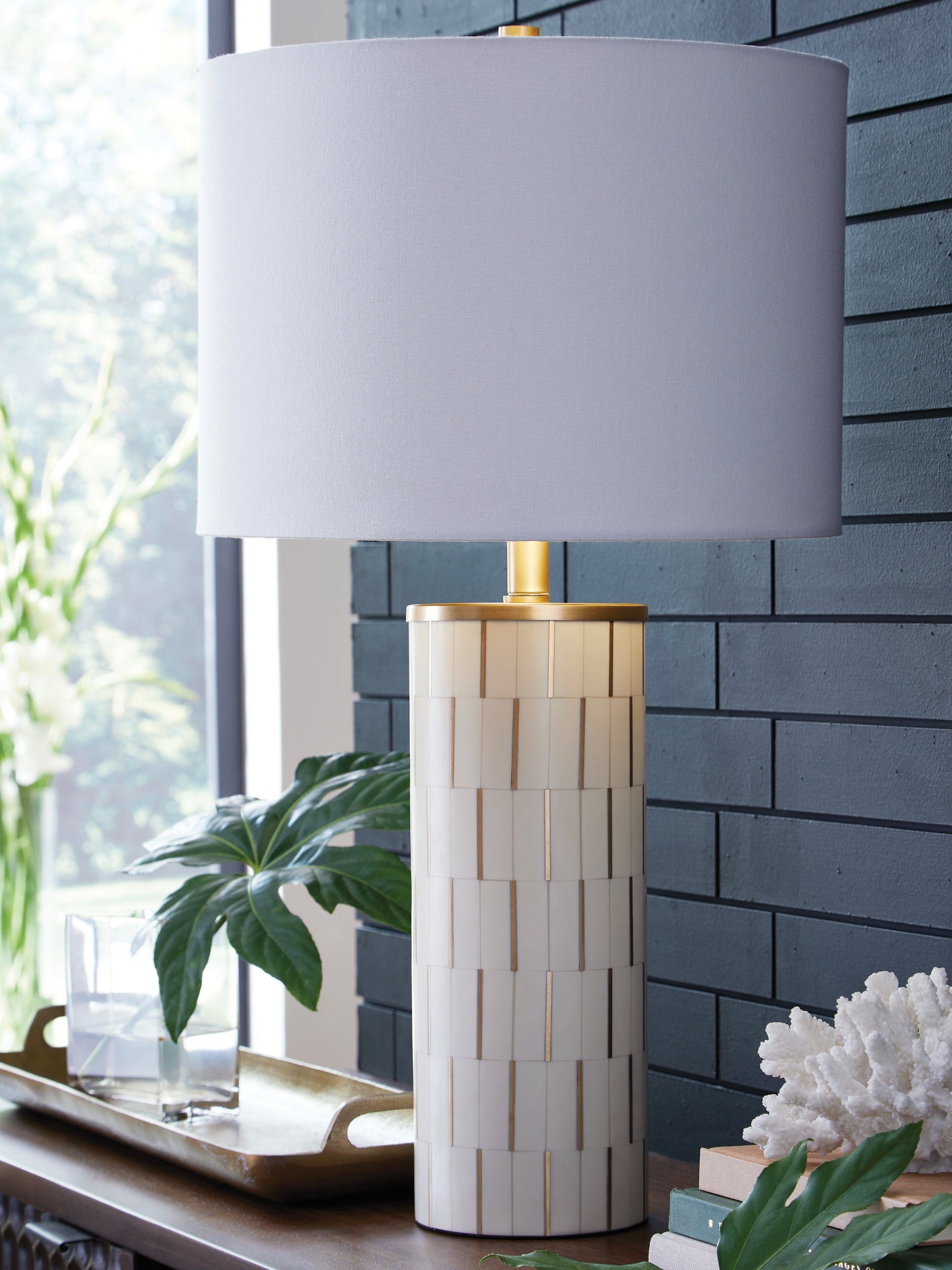 Myers Furniture Outlet - Ashley Furniture - Faridworth Lighting - Poly Table Lamp (1/CN) / White/Gold Finish - L235954
