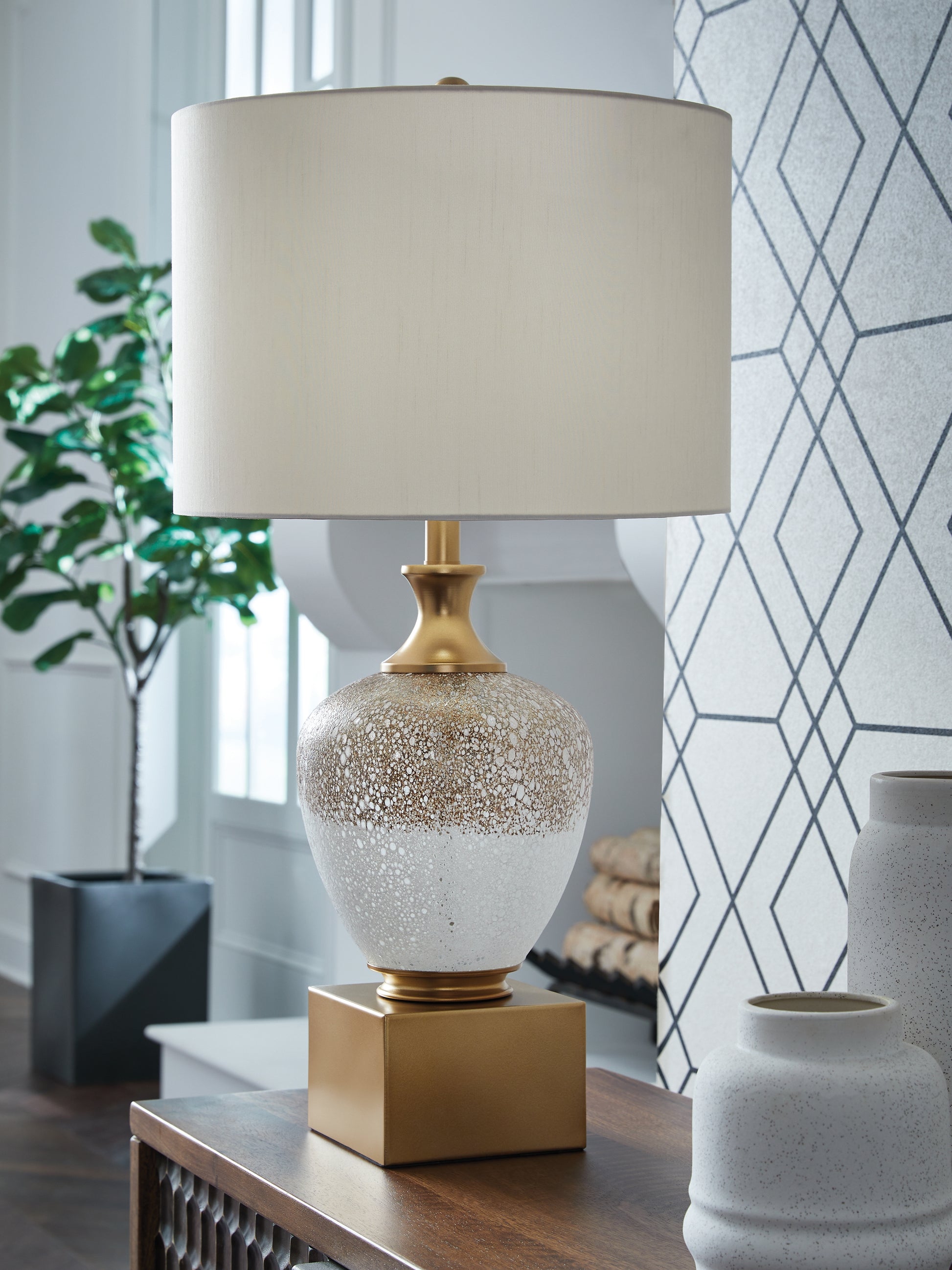 Myers Furniture Outlet - Ashley Furniture - Tavisburg Lighting - Glass Table Lamp (1/CN) / Brown/White/Gold - L430894